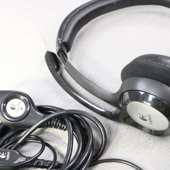 Logitech USB Headset With Mic On-Ear PC Laptop Headphones Volume Control Black - Picture 4 of 12